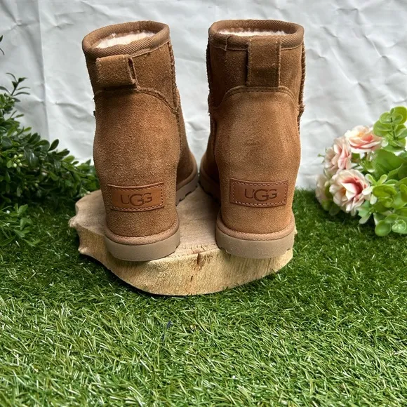 UGG Women Classic Femme MiniWedge Boots - Chestnut size 5 new