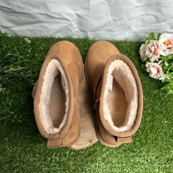 UGG Women Classic Femme MiniWedge Boots - Chestnut size 5 new