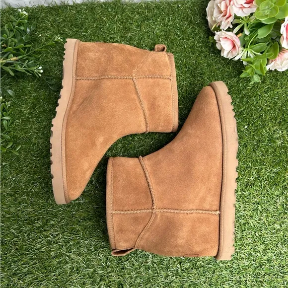 UGG Women Classic Femme MiniWedge Boots - Chestnut size 5 new
