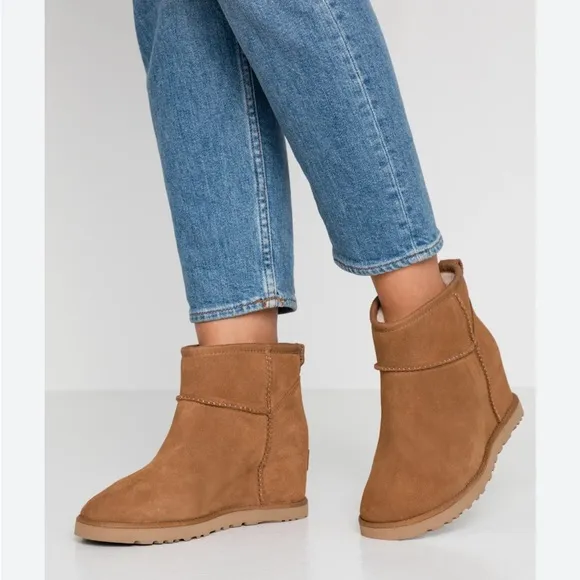 UGG Women Classic Femme MiniWedge Boots - Chestnut size 5 new
