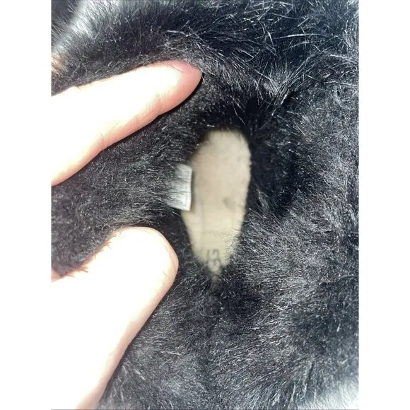 UGG  Womens Black Amary Faux Fur Slipper Bootie Size US 8 EU 39