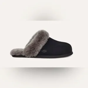 UGG Women's Black Scuffette II Slippers Size 6 New in Box