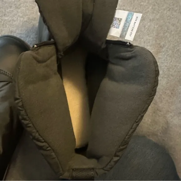 UGG Women`s Boots Ugg Lakesider Zip Ankle Boot Forest Night size 10 like new