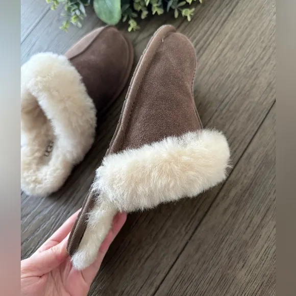UGG Women's Brown Slippers with Cream Fur