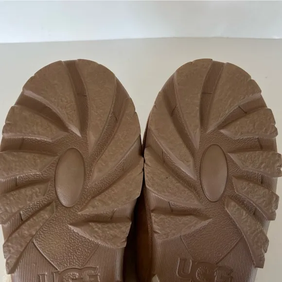 UGG Women's Coquette Chestnut Scuff Slippers, size 9