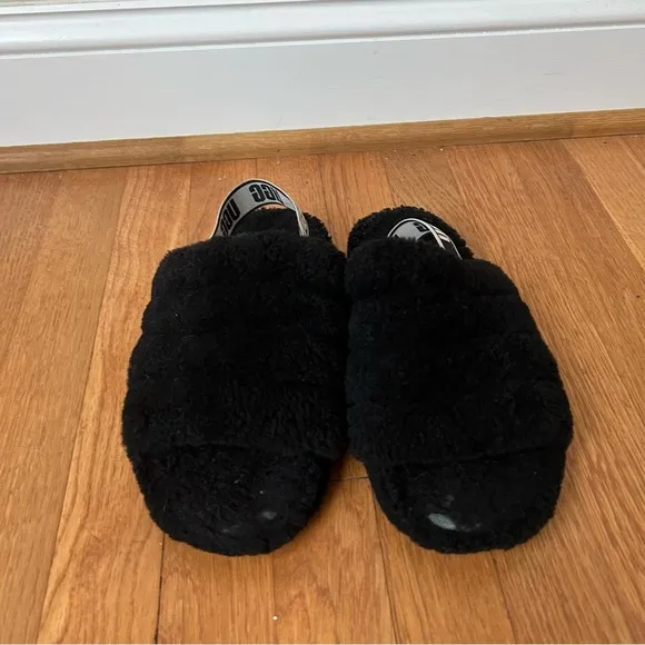 UGG Women's Fluff Yeah Slide Black Open Toe Back Strap Slippers Size 6