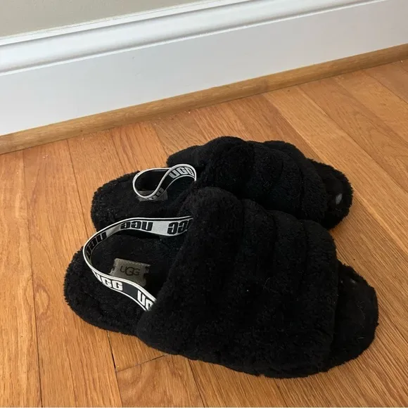 UGG Women's Fluff Yeah Slide Black Open Toe Back Strap Slippers Size 6