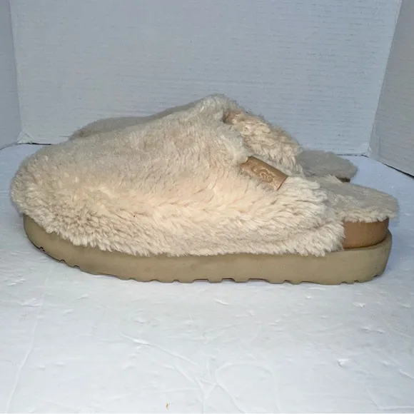 UGG Women’s Fuzz Sugar Natural Slide Slip On Faux Fur Mule Sandals- Size 9