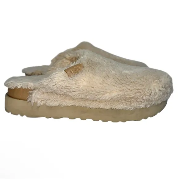 UGG Women’s Fuzz Sugar Natural Slide Slip On Faux Fur Mule Sandals- Size 9