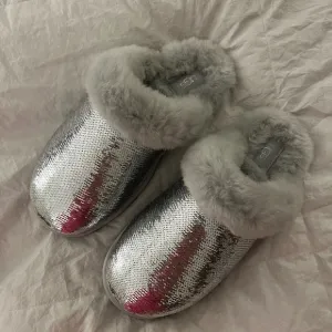 UGG women’s Scuffette ll Mirror Ball Slippers - NWOT - size 8