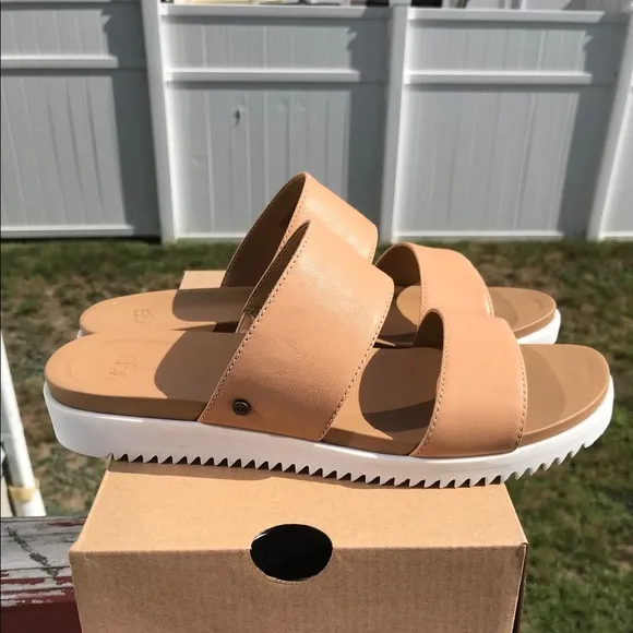 UGG Zyle slide