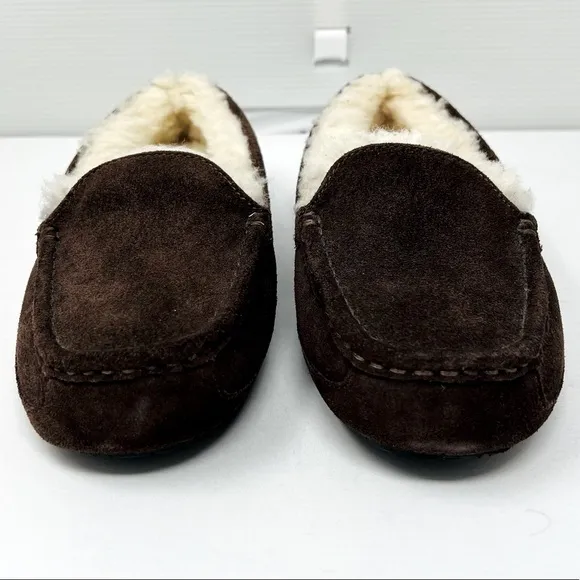 UGG**Ascot Brown Suede Unisex Slippers**US 4 $95