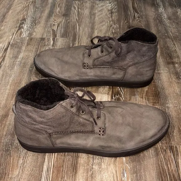 UGG leather upper  lace up mens shoes faux fur inside size 15.