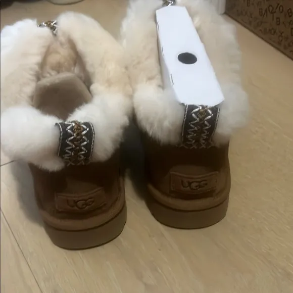 Ugh Women's classic ultra mini alpine