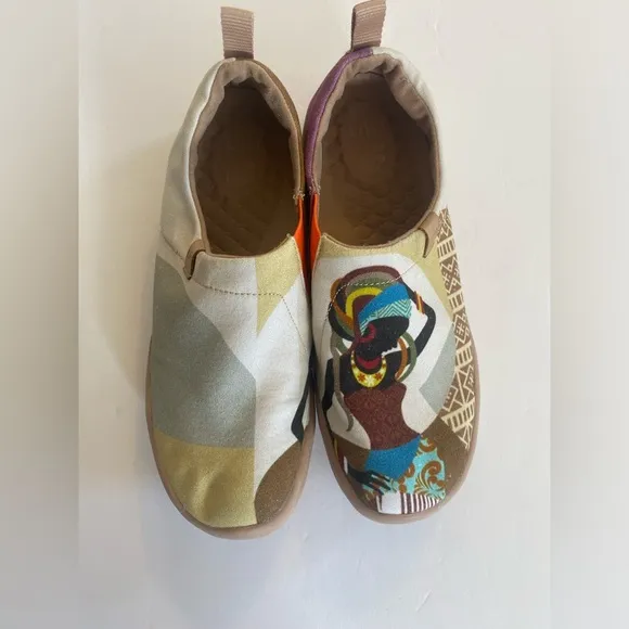 UIN “African Beauty” Painted Art Canvas Slip-On Travel Shoes size 8.5
