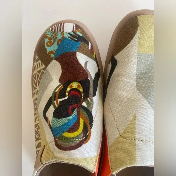 UIN “African Beauty” Painted Art Canvas Slip-On Travel Shoes size 8.5