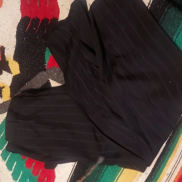 Ultra trendy wide legged designer dress trousers. Quiet luxury. Armani!¡