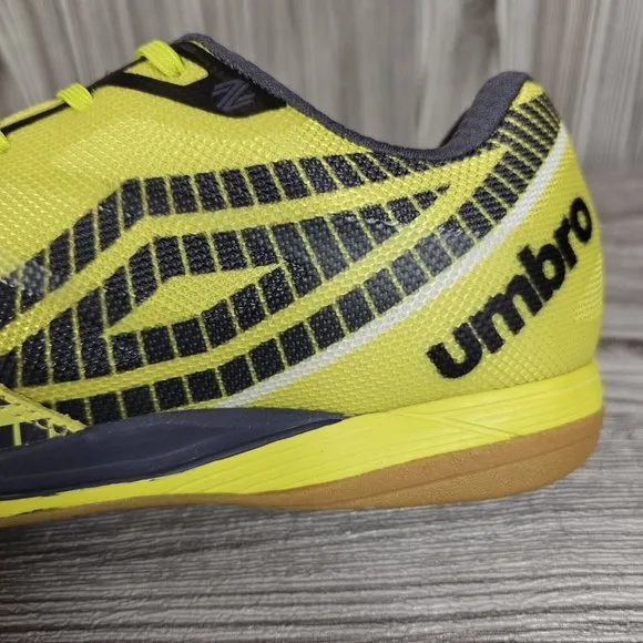 Umbro Sala Z Pro Indoor Soccer Shoes - Men's Size 11 NEW!!
