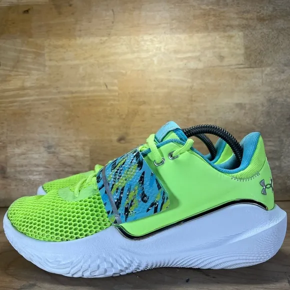 Under Armour Flow FUTR X Womens Size 10 Basketball Shoes Sneakers Green Camo