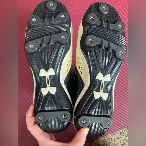 Under Armour High Top Spikes Cream and Black Size 8 Lace Up Sports Shoe