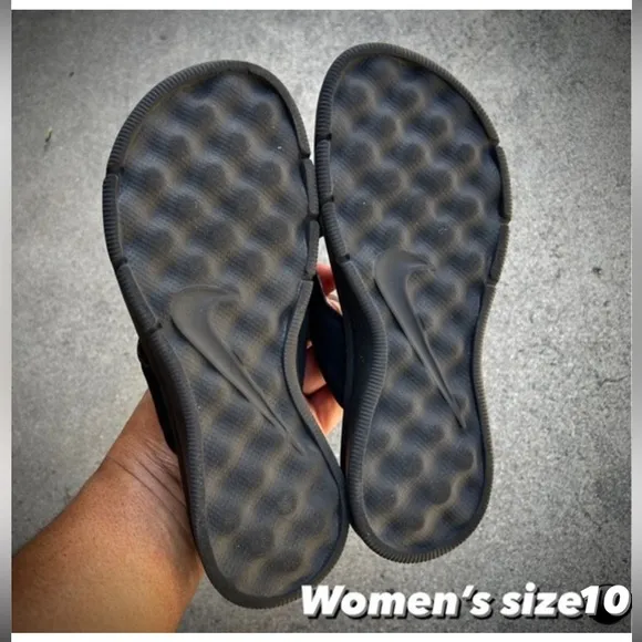 USED WMNS SIZE 10 NIKE ULTRAS COMFORTS THONGS TRIPLE BLACKS WHITES FOOTBEDS