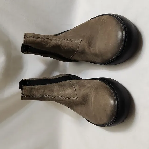 Vagabond Shoemakers Nubuck Distressed Pull-on Ankle boots (w size 37)