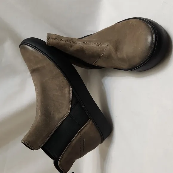 Vagabond Shoemakers Nubuck Distressed Pull-on Ankle boots (w size 37)