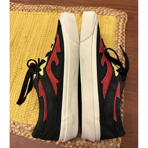 Vans Bold Flamethrower Black Red Sneakers Men 6 UltraCush Suede Fire NWOT