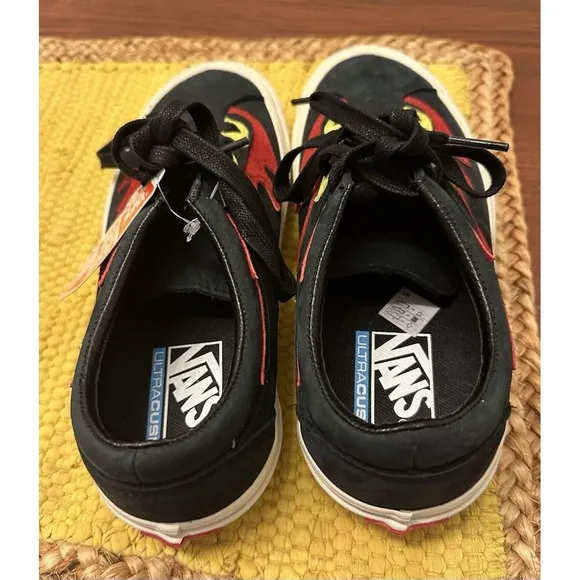 Vans Bold Flamethrower Black Red Sneakers Men 6 UltraCush Suede Fire NWOT