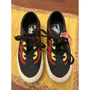 Vans Bold Flamethrower Black Red Sneakers Men 6 UltraCush Suede Fire NWOT