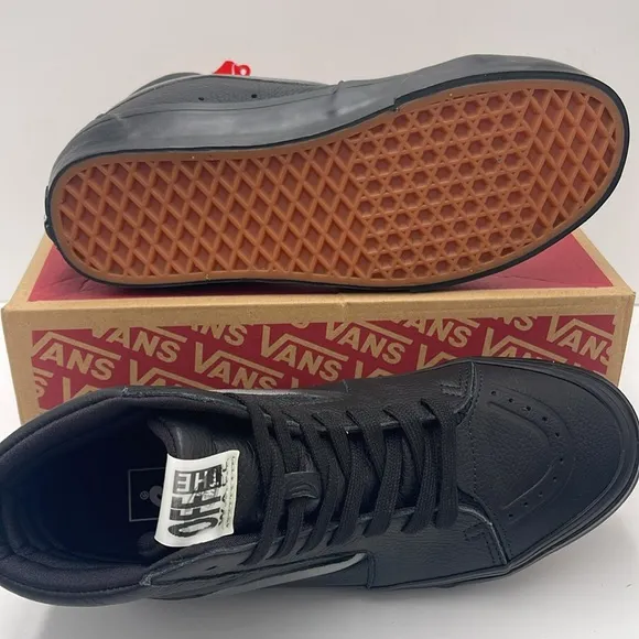 Vans Men's Black High-Top Sneakers Sk8-Hi XIBig Mood BlackVN0A5KRYBLK