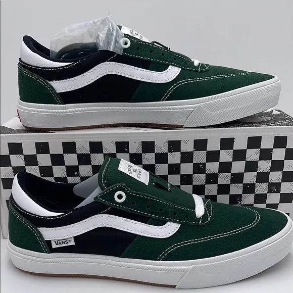 Vans Men's Green and Black Sneakers Gilbert CrockeDark Green/WhiteVN0A5JIFDGY