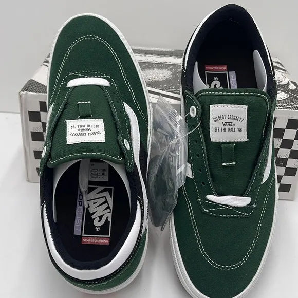 Vans Men's Green and Black Sneakers Gilbert CrockeDark Green/WhiteVN0A5JIFDGY