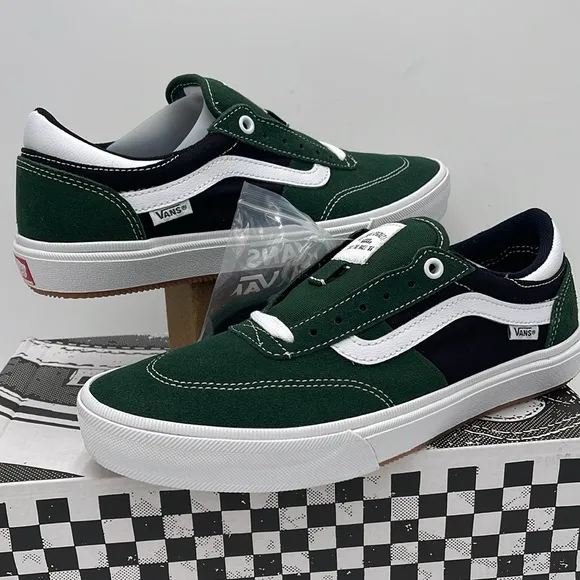 Vans Men's Green and Black Sneakers Gilbert CrockeDark Green/WhiteVN0A5JIFDGY