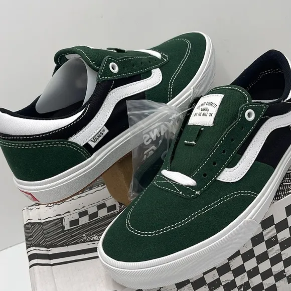 Vans Men's Green and Black Sneakers Gilbert CrockeDark Green/WhiteVN0A5JIFDGY