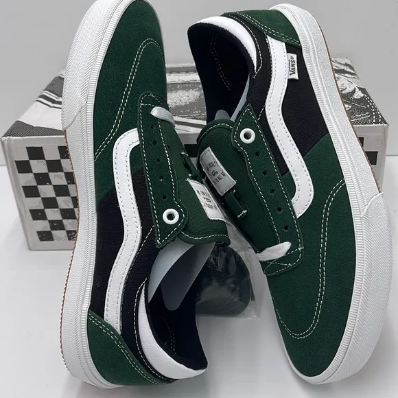 Vans Men's Green and Black Sneakers Gilbert CrockeDark Green/WhiteVN0A5JIFDGY