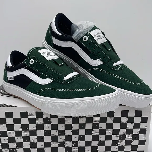 Vans Men's Green and Black Sneakers Gilbert CrockeDark Green/WhiteVN0A5JIFDGY