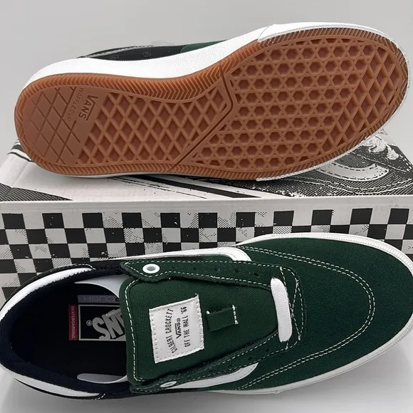 Vans Men's Green and Black Sneakers Gilbert CrockeDark Green/WhiteVN0A5JIFDGY