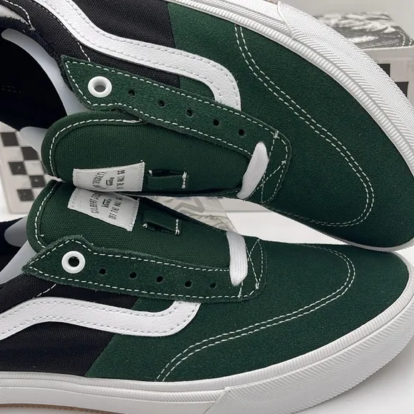 Vans Men's Green and Black Sneakers Gilbert CrockeDark Green/WhiteVN0A5JIFDGY