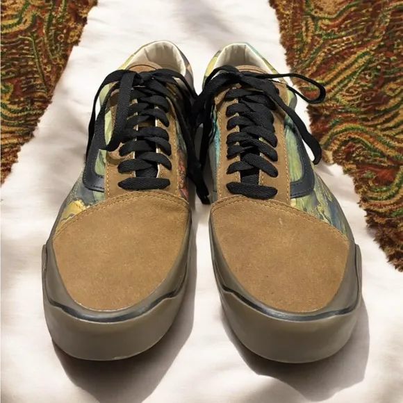 Vans Men’s MoMA Old Skool Twist Salvatore Dali Casual Sneaker.