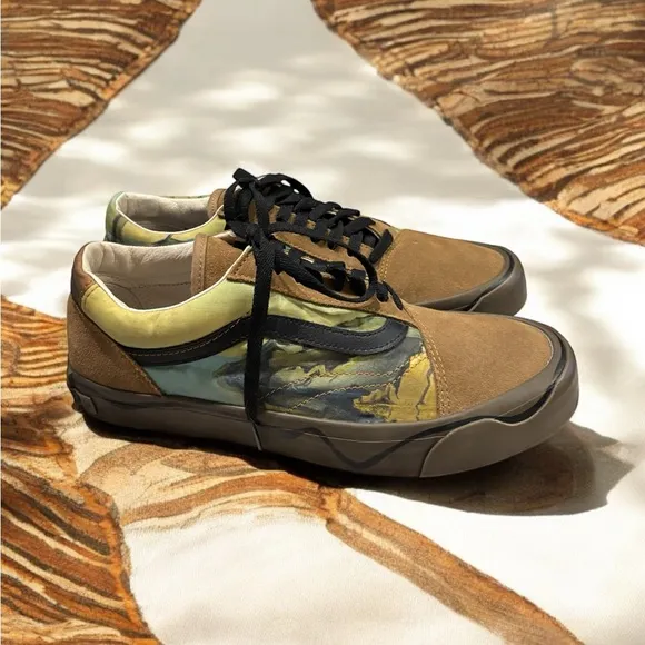 Vans Men’s MoMA Old Skool Twist Salvatore Dali Casual Sneaker.