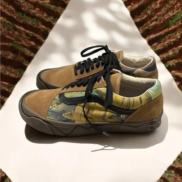 Vans Men’s MoMA Old Skool Twist Salvatore Dali Casual Sneaker.