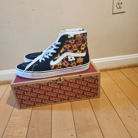 VANS SK8-HI Flower Black High Top Canvas Suede Sneakers.