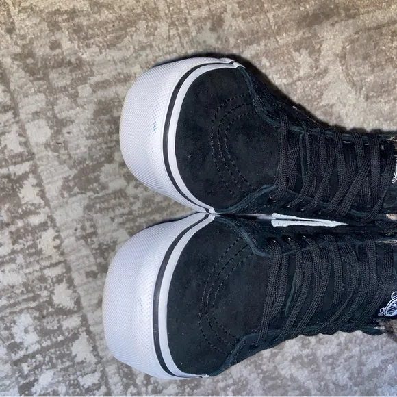 Vans Women's Black High-Top Sneakers with Leopard Print