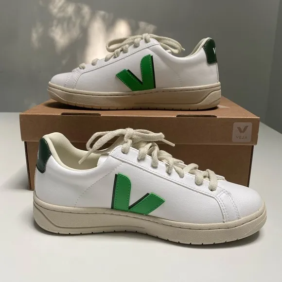 Veja Women’s Urca Sneaker in White/Leaf/Cyprus sz 36EU/5US New in Box