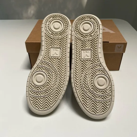 Veja Women’s Urca Sneaker in White/Leaf/Cyprus sz 36EU/5US New in Box
