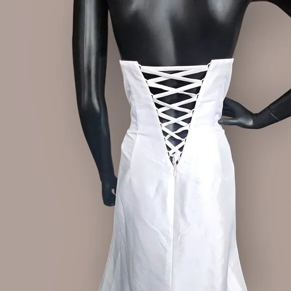 Venus White Taffeta Minimalist Fitted Wedding Gown - NWT