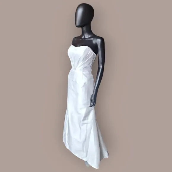 Venus White Taffeta Minimalist Fitted Wedding Gown - NWT
