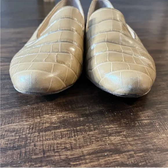 Veronica Beard Griffin Croc Embossed LeatherLoafers Flat in Pecan size 9.5 Tan
