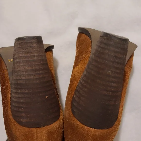 Very Volatile Kolt Tan Suede Leather Ankle Boots Stacked heel Size 7.5